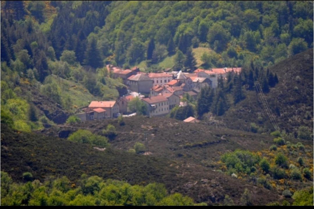 Appartement Sur Les Rochers Du Lac & Location-Rando En Vtt à Villefort  Extérieur photo